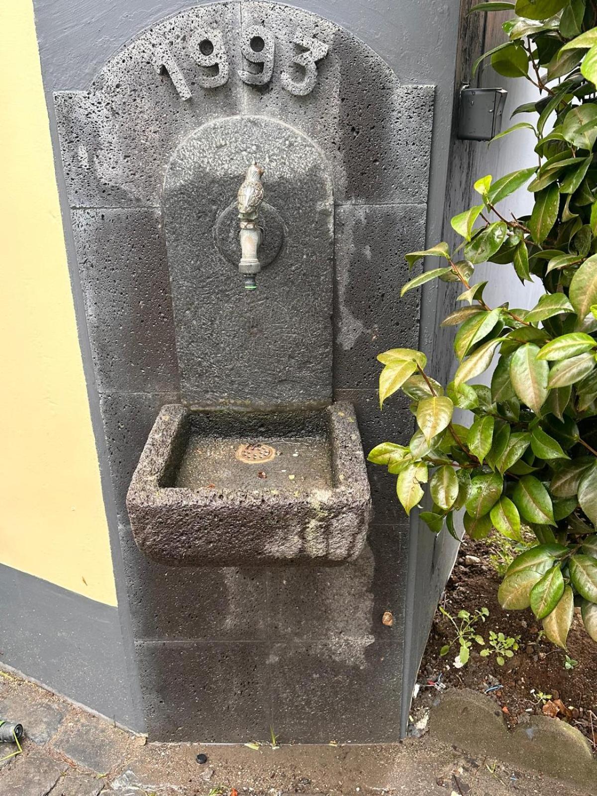 Azor International Hostel Ponta Delgada Exterior foto
